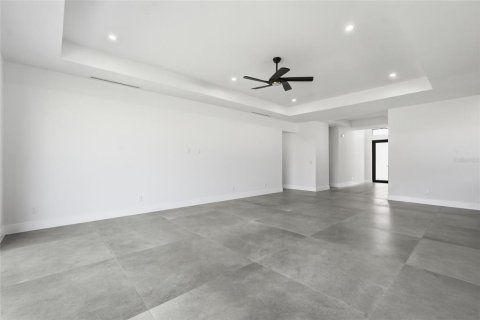 Villa ou maison à vendre à Cape Coral, Floride: 3 chambres, 219.71 m2 № 2396475 - photo 8