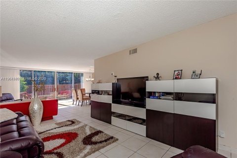 Adosado en alquiler en Hallandale Beach, Florida, 3 dormitorios, 156.26 m2 № 2081406 - foto 2