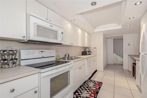 Adosado en alquiler en Hallandale Beach, Florida, 3 dormitorios, 156.26 m2 № 2081406 - foto 4