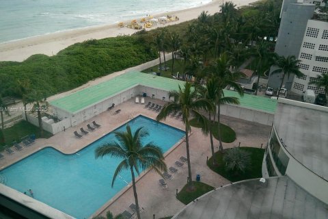 Condo in Miami Beach, Florida  № 1944091 - photo 21