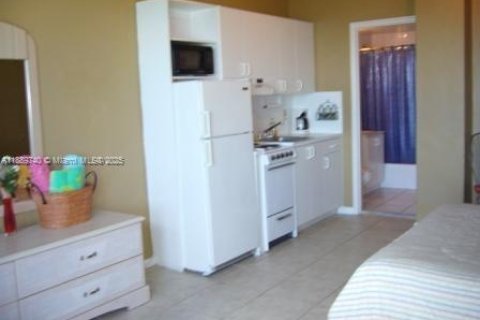 Condo in Miami Beach, Florida  № 1944091 - photo 4