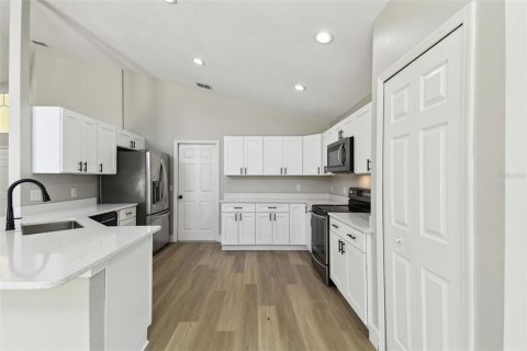 House in Davenport, Florida 3 bedrooms, 130.34 sq.m. № 1631834 - photo 9