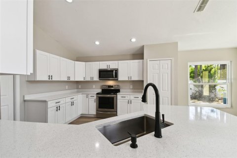 House in Davenport, Florida 3 bedrooms, 130.34 sq.m. № 1631834 - photo 6