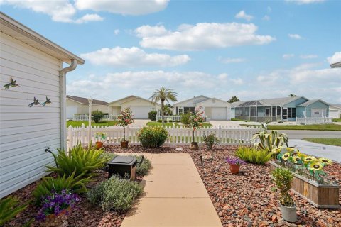 House in The Villages, Florida 2 bedrooms, 104.14 sq.m. № 1898947 - photo 27