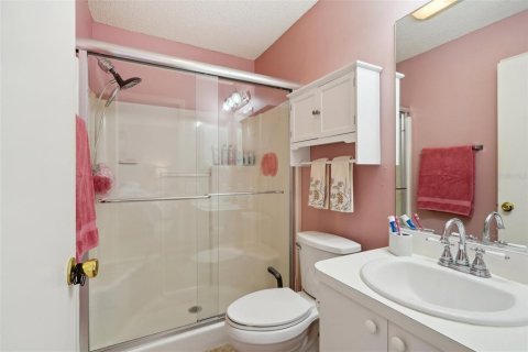 House in The Villages, Florida 2 bedrooms, 104.14 sq.m. № 1898947 - photo 20