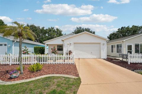 House in The Villages, Florida 2 bedrooms, 104.14 sq.m. № 1898947 - photo 1