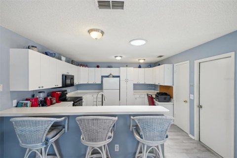 House in The Villages, Florida 2 bedrooms, 104.14 sq.m. № 1898947 - photo 13