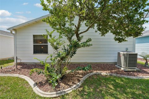 House in The Villages, Florida 2 bedrooms, 104.14 sq.m. № 1898947 - photo 29