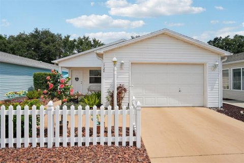 House in The Villages, Florida 2 bedrooms, 104.14 sq.m. № 1898947 - photo 3