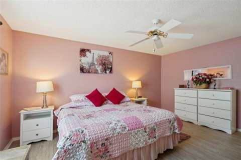 House in The Villages, Florida 2 bedrooms, 104.14 sq.m. № 1898947 - photo 19