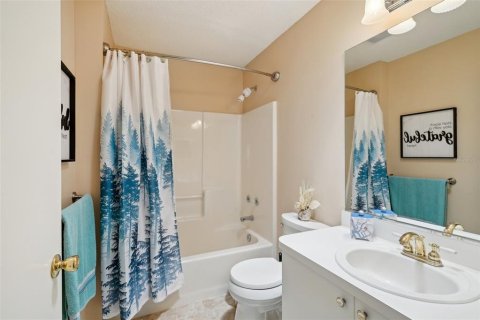 House in The Villages, Florida 2 bedrooms, 104.14 sq.m. № 1898947 - photo 21