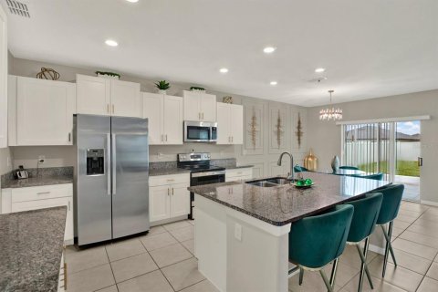 House in Plant City, Florida 5 bedrooms, 313.92 sq.m. № 2410089 - photo 14