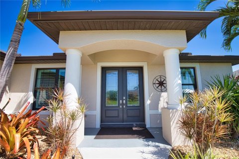 House in Rotonda, Florida 3 bedrooms, 188.41 sq.m. № 2120097 - photo 9