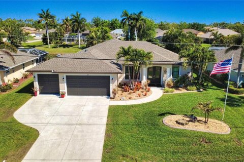 House in Rotonda, Florida 3 bedrooms, 188.41 sq.m. № 2120097 - photo 3