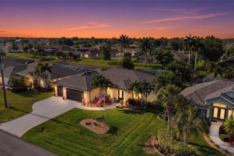 House in Rotonda, Florida 3 bedrooms, 188.41 sq.m. № 2120097 - photo 5
