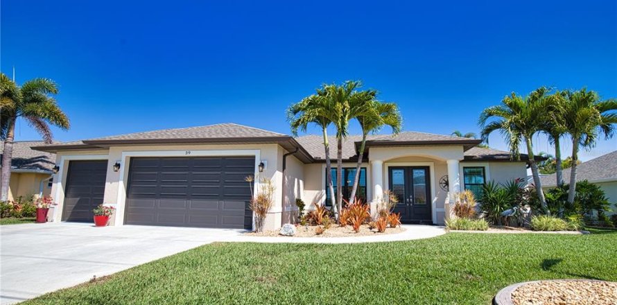 House in Rotonda, Florida 3 bedrooms, 188.41 sq.m. № 2120097