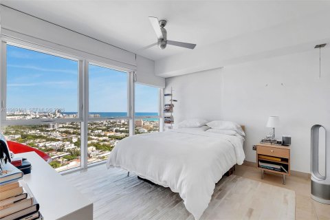 Condo in Miami Beach, Florida, 1 bedroom  № 2052959 - photo 11