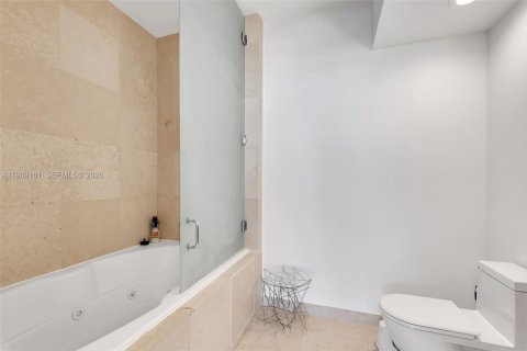 Condo in Miami Beach, Florida, 1 bedroom  № 2052959 - photo 15