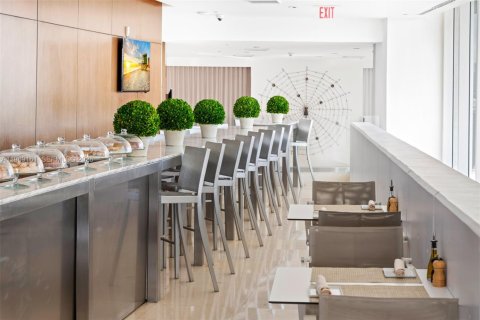 Condo in Miami Beach, Florida, 1 bedroom  № 2052959 - photo 21