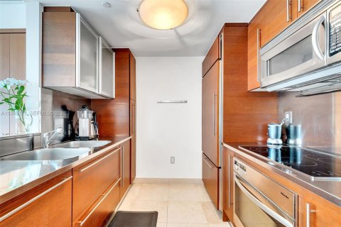 Condo in Miami Beach, Florida, 1 bedroom  № 2052959 - photo 4