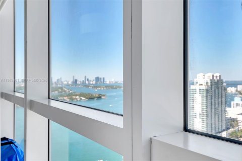 Condo in Miami Beach, Florida, 1 bedroom  № 2052959 - photo 3