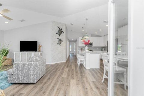 House in Port Charlotte, Florida 3 bedrooms, 144.93 sq.m. № 1393725 - photo 10