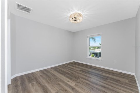 House in Port Charlotte, Florida 3 bedrooms, 144.93 sq.m. № 1393725 - photo 29