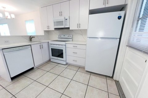 Condo à Davie, Floride, 2 chambres  № 2285867