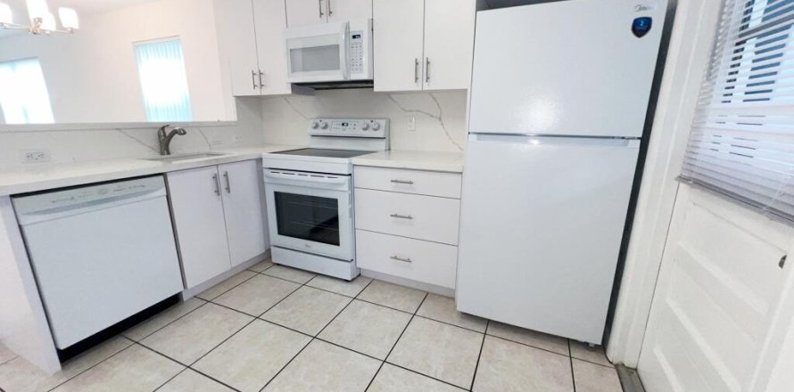 Condo à Davie, Floride, 2 chambres  № 2285867