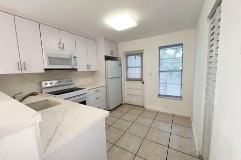 Copropriété à louer à Davie, Floride: 2 chambres, 92.9 m2 № 2285867 - photo 2