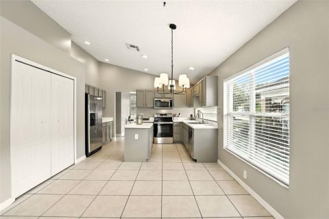 House in Orlando, Florida 4 bedrooms, 179.58 sq.m. № 1845023 - photo 14