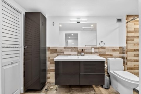 Condominio en alquiler en Miami Beach, Florida, 70.61 m2 № 2059680 - foto 13