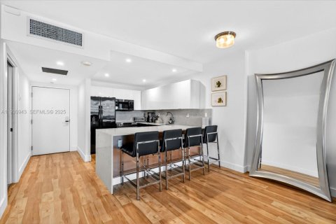 Condominio en alquiler en Miami Beach, Florida, 70.61 m2 № 2059680 - foto 5
