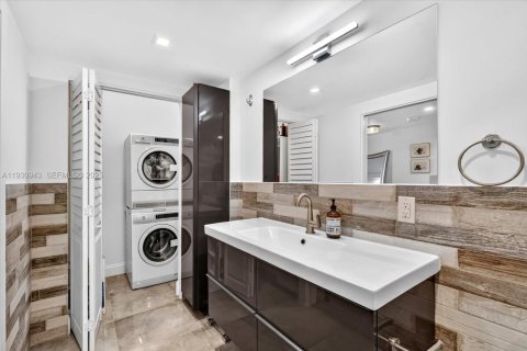 Condominio en alquiler en Miami Beach, Florida, 70.61 m2 № 2059680 - foto 12