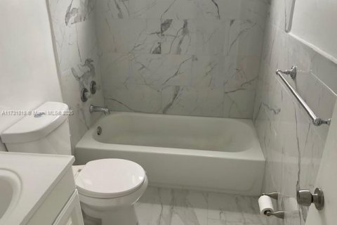 Купить виллу или дом в Тамарак, Флорида 2 спальни, 80.27м2, № 1939970 - фото 26