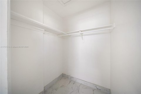 Купить виллу или дом в Тамарак, Флорида 2 спальни, 80.27м2, № 1939970 - фото 9