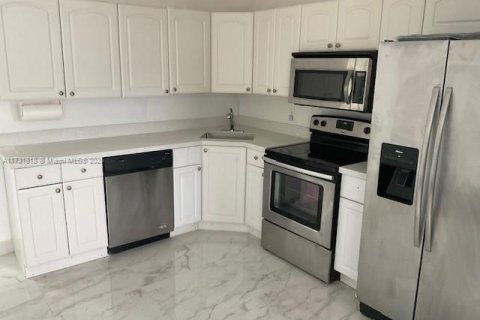 Купить виллу или дом в Тамарак, Флорида 2 спальни, 80.27м2, № 1939970 - фото 27