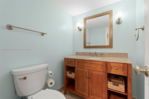 Condo in Pompano Beach, Florida, 1 bedroom  № 1799243 - photo 19