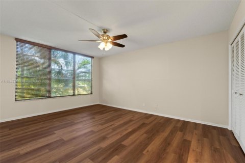 Condo in Pompano Beach, Florida, 1 bedroom  № 1799243 - photo 13
