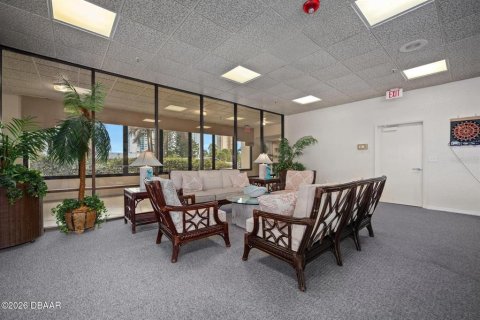 Condo in Daytona Beach, Florida, 1 bedroom № 2151102 - photo 30