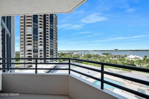 Condo in Daytona Beach, Florida, 1 bedroom № 2151102 - photo 5