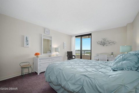 Condo in Daytona Beach, Florida, 1 bedroom № 2151102 - photo 13