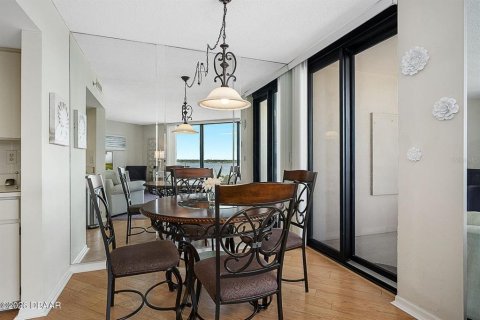 Condo in Daytona Beach, Florida, 1 bedroom № 2151102 - photo 10