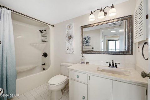 Condo in Daytona Beach, Florida, 1 bedroom № 2151102 - photo 16