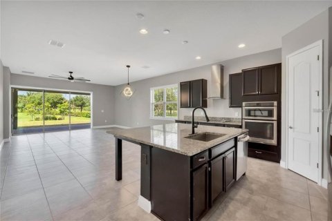 Casa en alquiler en Orlando, Florida, 4 dormitorios, 210.61 m2 № 1903161 - foto 4