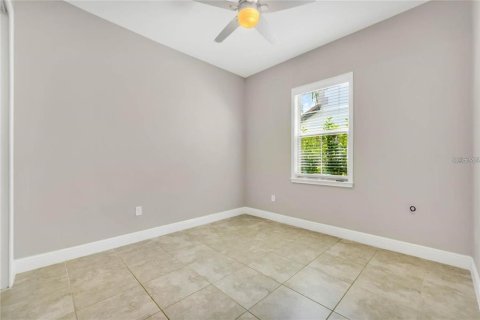 Casa en alquiler en Orlando, Florida, 4 dormitorios, 210.61 m2 № 1903161 - foto 9