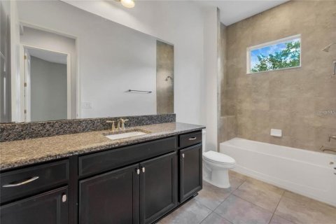 Casa en alquiler en Orlando, Florida, 4 dormitorios, 210.61 m2 № 1903161 - foto 8