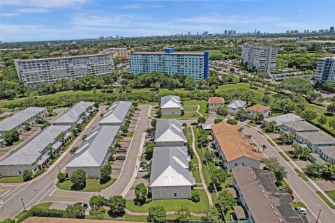 Купить таунхаус в Холливуд, Флорида 3 спальни, 145.02м2, № 2182958 - фото 6