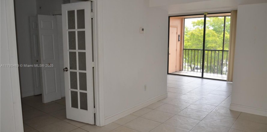 Condo in Miami, Florida, 3 bedrooms № 1862180
