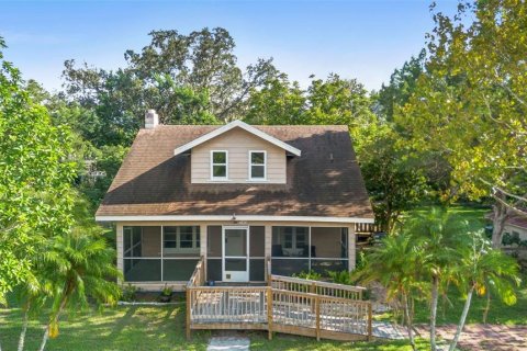 House in Clermont, Florida 4 bedrooms, 170.75 sq.m. № 1906685 - photo 1